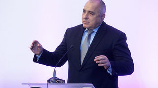 Кого вижда Борисов в огледалото