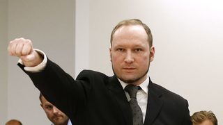 Масовият убиец Брейвик съди Норвегия за нехуманно отношение