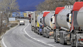 Границата с Гърция остава затворена, опашката към Македония е 4 км.