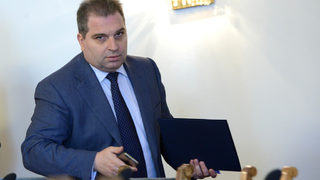 Депутат видял в секретния <span class="highlight">доклад</span> за КТБ нечетими схеми с букви-чертички