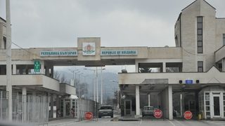 Фермерите пак препречиха пункта "Кулата" за тирове