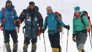 Историческо зимно изкачване на осемхилядника Нанга Парбат след 31 неуспешни опита