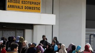 Гърция спря достъпа за журналисти до всичките си бежански лагери
