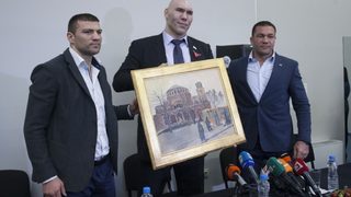 Фотогалерия: <span class="highlight">Николай</span> <span class="highlight">Валуев</span> при братя Пулеви