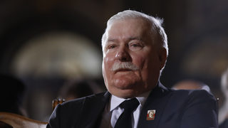 Лех Валенса влезе в болница заради проблеми със сърцето