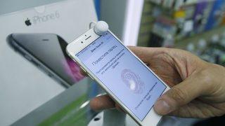 Първият троянски кон за iOS застрашава всички устройства с платформата