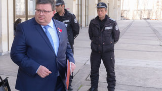 Чий проблем е борбата с корупцията? Наистина е наш