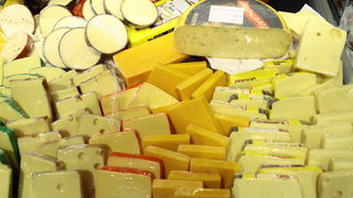 <span class="highlight">Млекопреработватели</span> настояват за забрана на имитиращите продукти