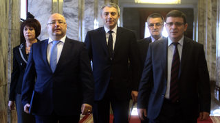 Съпредседателите на ДПС <span class="highlight">Рушен</span> <span class="highlight">Риза</span> и Четин Казак търсят подкрепа в Турция