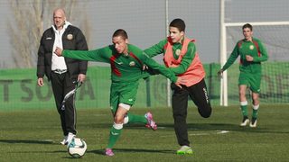 Юношите до 17 г. запазват надежди за европейското след 1:1 с Германия