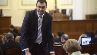ГЕРБ и АБВ смекчават режима за такситата, БСП и реформатори видяха лобизъм