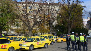 Депутатите влизат в <span class="highlight">спор</span> за данък "такси"