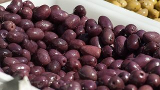 Интерпол е задържала 10 000 тона фалшиви хранителни продукти в 57 страни