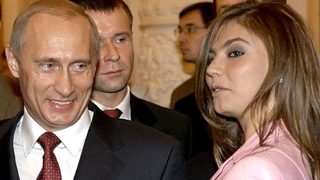 "Ройтерс" свърза жени около Путин с имотни сделки за милиони