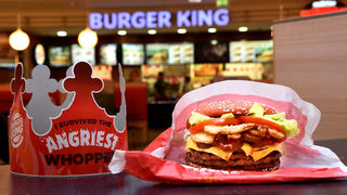 Нов лют WHOPPER® в огнено червено хлебче дебютира в <span class="highlight">BURGER</span> <span class="highlight">KING</span>®