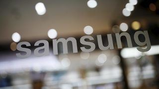 Samsung патентова контактни лещи с вградена камера и безжично зарядно