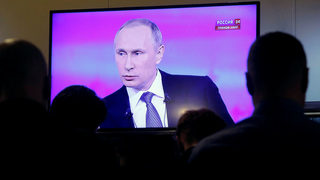 Путин за 14-ти път отговаря в "Пряка линия" (хронология)