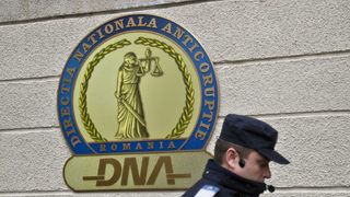 Politico: Румъния прави горди крачки в борбата с корупцията, България не успява