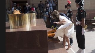 Кейт Мидълтън удари Мерилин Монро в земята
