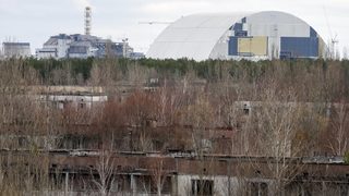 Гигантска арка ще блокира радиацията от Чернобил през следващите 100 години