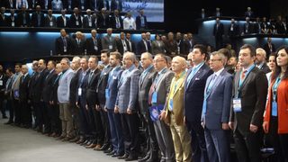 Пеевски не се появи на конференцията на ДПС, завърна се отцепникът Гюнер Тахир