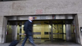 Фотогалерия: Брюкселската метростанция "<span class="highlight">Малбек</span>" работи за пръв път след атентатите