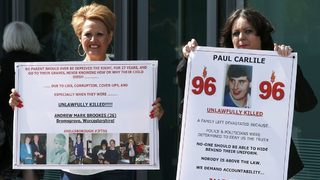 Фотогалерия: Радост, сълзи и справедливост за 96-те от "<span class="highlight">Хилзбъро</span>"