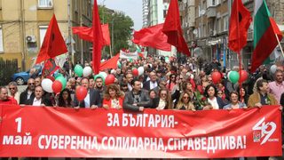 Миков се обяви срещу еднодневните <span class="highlight">трудови</span> <span class="highlight">договори</span>