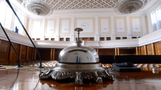 <span class="highlight">Николай</span> Нанков е най-разпитваният министър в парламента, най-питащите депутати са от БСП