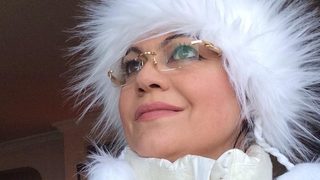 Коя е Корнелия Нинова