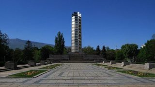 Скулпторът Спартак Дерменджиев открива виртуално паметник на Европа