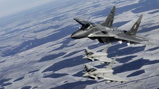 Петима бивши генерални секретари на НАТО подписаха обръщение срещу "Брекзит"