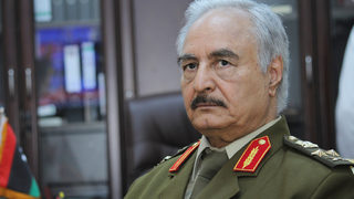 Генералът, който може да определи бъдещето на Либия