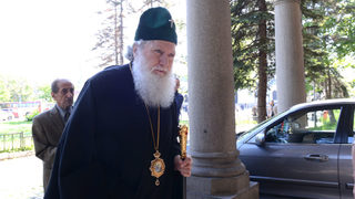 Липса на кворум отложи решението на синода за архимандрит Дионисий