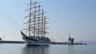 Видео: Най-големият пасажерски ветроход в света