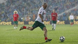 Стоичков "зачеркна" звездите, пропуснали юбилея му