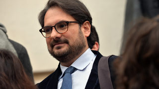Остават ли достойните в политиката