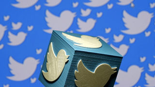 Twitter ще избира реклами според използваните емоджита