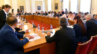 Кандидатите за КЗК ще представят идеите си пред икономическата комисия