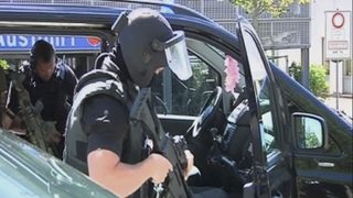 Въоръжен нападна кино в Германия, има много ранени (обновена)