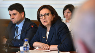 България може да регистрира лица, за които има съмнения, че са терористи, не и да ги задържа