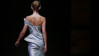 Фотогалерия: Кашмир върху коприна от <span class="highlight">Versace</span>
