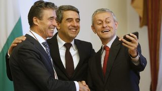НАТО не трябва да храни илюзии за намеренията на Москва