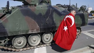 Над 160 загинали и близо 3000 задържани при опита за преврат в Турция (хронология до 22.00 часа)