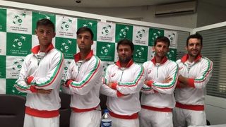 Българските тенисисти взеха две утешителни победи срещу Тунис