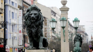 Постоянни полицейски патрули следят района на бул. "Мария Луиза" и Лъвов мост
