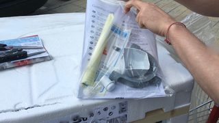Търговска верига е глобена за липса на упътване на български към пералня