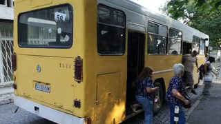 Камери ще следят поведението на шофьорите в градския транспорт