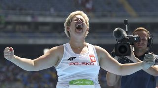 Полякиня спечели златния медал <span class="highlight">на</span> <span class="highlight">чук</span> с нов световен рекорд