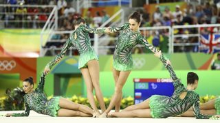 Българските гимнастички влязоха във финала със седми резултат